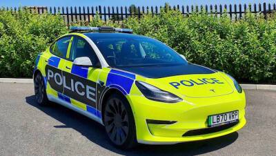 Британские полицейские пересядут на электрокары Tesla
