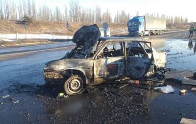 В Киевской области во время ДТП вспыхнул автомобиль, есть потсрадавшие