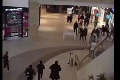 В московский торговый центр ворвался мужчина с гранатой