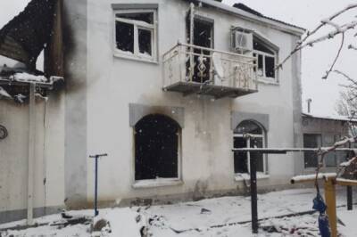 Ребенок и двое взрослых погибли на пожаре в жилом доме под Саратовом
