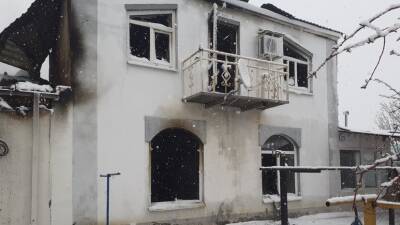 Три человека погибли в результате пожара в доме в Саратовкой области