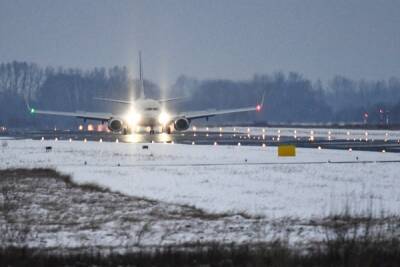 Московские аэропорты в условиях снегопада работают в штатном режиме