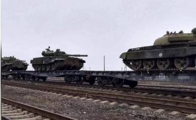 «До границы с Украиной 66 км. Прямо сейчас разгружают», — в Сети появились фото переброски новой военной техники РФ