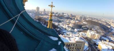 Из-за непогоды в Киеве повредился купол Андреевской церкви (ФОТО)