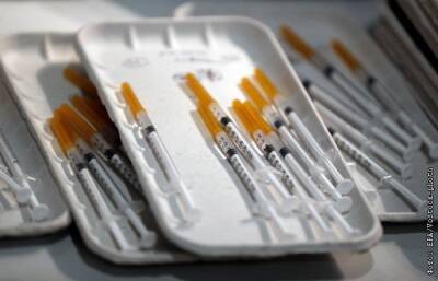 В Японии сообщили о проведении доклинических испытаний российских вакцин от COVID