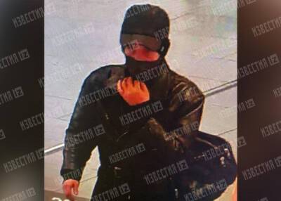 Укравший духи в московском торговом центре мужчина угрожал охране гранатой