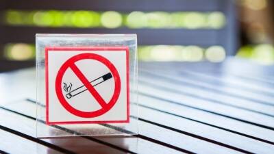Юрист рассказал о новых запретах для курильщиков с 2022 года