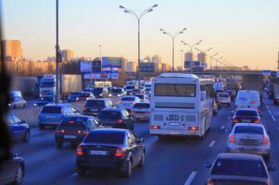 В Москве в понедельник пробки на дорогах могут достигнуть 9 баллов