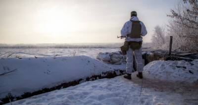 На Донбассе за сутки боевики ранили двух военных