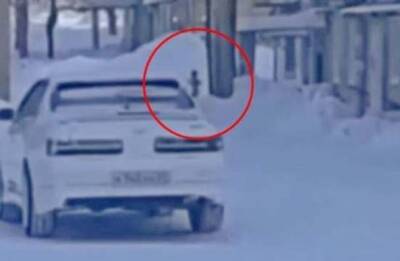 В Амурске трёхлетний ребёнок вышел погулять на мороз без верхней одежды