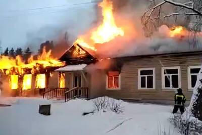 Появилось видео с места пожара в воскресной школе в Тверской области