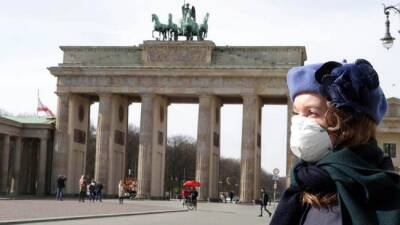 Немецкий инфекционист прогнозирует спад пандемии коронавируса в 2022 году