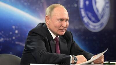 Путин шуткой ответил на вопрос о планах на новогоднюю ночь