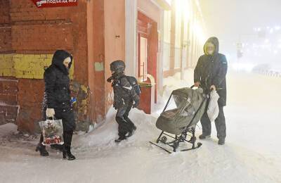 Непогода в России: на Урале - сильные снегопады, в Москве - морозы