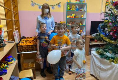 Депутат Светлана Журова навестила юных пациентов Кировской больницы