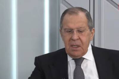 Лавров: Россия не будет унижаться и просить отмены санкций