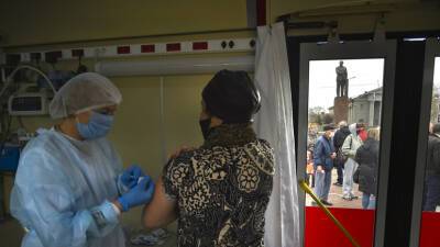 В Крыму вакцинацию от COVID-19 прошли более 905 тысяч человек