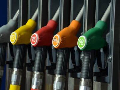 «Автомобиль не должен быть роскошью»: россиянам предложили компенсировать высокие цены на бензин