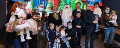 «Под Новый год сбываются мечты»: краснодарские депутаты вручили подарки детям из малообеспеченных семей