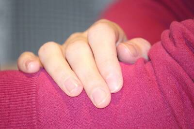 Скрытые признаки жировой болезни печени, которые можно увидеть на руках