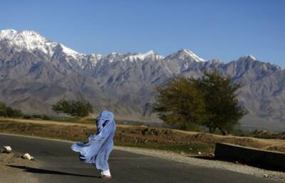 В Афганистане запретили включать музыку в автомобилях и возить женщин без хиджабов
