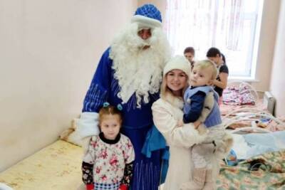 В Иванове зимние волшебники поздравили пациентов детской больницы №5