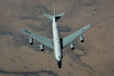Военный самолет США «накрутил» несколько кругов возле границ Донбасса