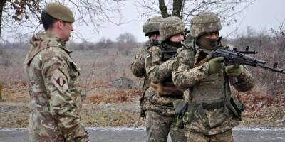 Британских инструкторов начали готовить к эвакуации из Украины в случае конфликта с Россией