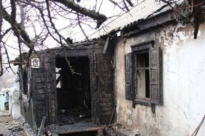 В Донском регионе полицейский спас людей из горящего дома