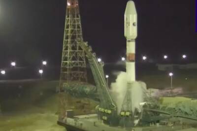 Ракете «Союз-2.1б» с 36-ю спутниками связи OneWeb стартовала с Байконура