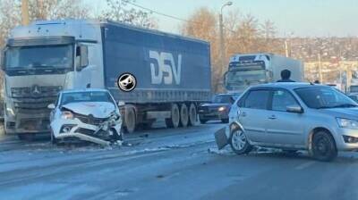 На трассе М5 в Пензе столкнулись две иномарки, есть пострадавшие