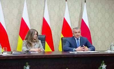 Президент Южной Осетии все еще «не решил», идти на второй срок или нет