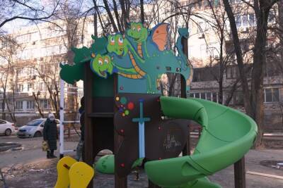В Астрахани продолжают благоустройство детского городка «Русь былинная»