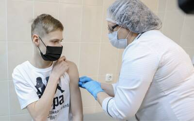 В Беларуси начали вакцинировать от коронавируса детей