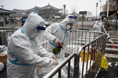 В КНР начали дезинфекцию города Сиань из-за вспышки COVID-19