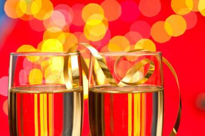 Меньше – лучше: эндокринолог рассказала о правилах употребления алкоголя в новогоднюю ночь