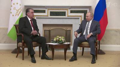 Президенты России и Таджикистана провели встречу накануне саммита лидеров СНГ