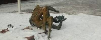 Казанская полиция ищет вандалов, разрушивших статую «Су Анасы»