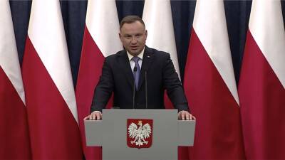 Президент Польши наложил вето на спорный законопроект о СМИ