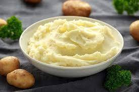 Нарколог Евгений Брюн назвал картофельное пюре лучшей закуской к алкоголю