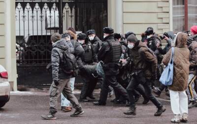 Год репрессий в России. Запад о запрете Мемориала