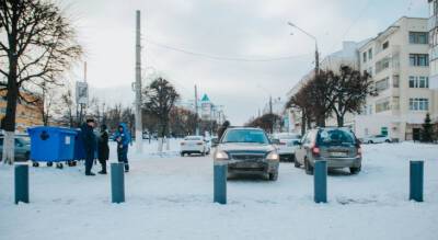 На Красной площади в Чебоксарах появились выдвижные блокираторы: проехать на Залив не получится