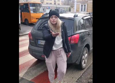 Автоледи сбила женщину на "зебре", очевидцы подняли скандал: видео из Одессы