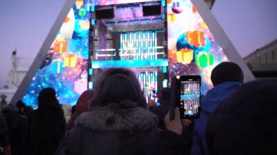 Новогодние ярмарки с яркой концертной программой и зимними забавами стартовали в Минске