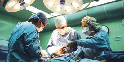 В Севастополе хирурги впервые провели сложную операцию по удалению тромба