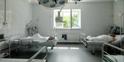 37-летняя женщина и еще 12 человек стали жертвами коронавируса в Новосибирской области