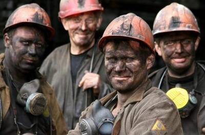 Кабмин выделил 300 млн гривен на зарплаты шахтерам