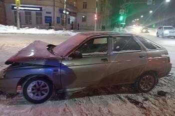 Пострадавшую девушку увезли в больницу после аварии в центре Вологды