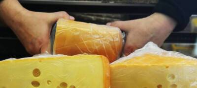 В Петрозаводске подростки украли из магазина 22 упаковки сыра