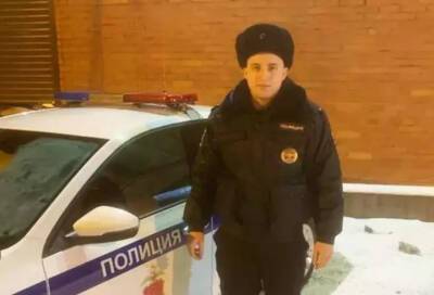 В Петербурге сотрудник ДПС помог беременной добраться до роддома сквозь 10-балльные пробки